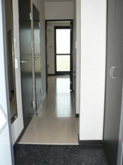 シンプルで使いやすい玄関です