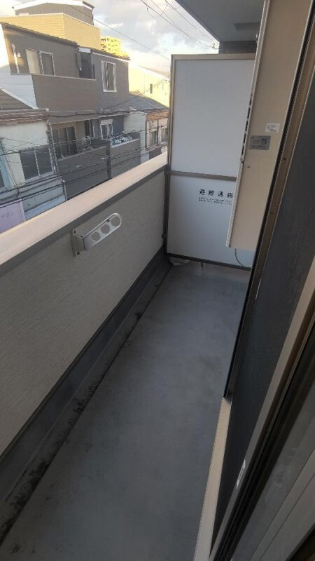 クリエオーレ上住吉のバルコニー