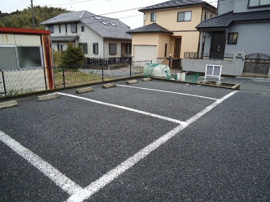 車をお持ちの方に嬉しい駐車場付きの物件です