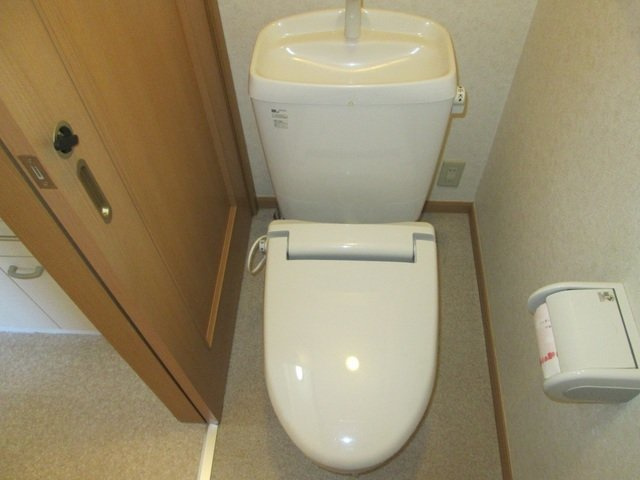清潔感のあるトイレです