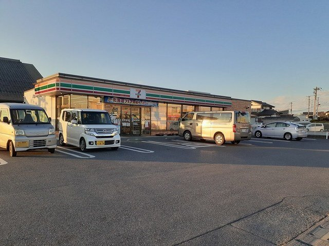 セブンイレブン富津下飯野店まで1802m