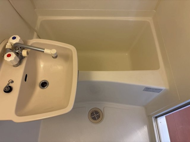 明るい色調の室内です