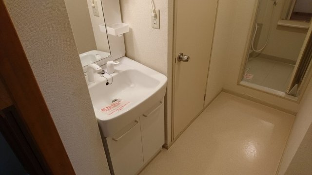 明るい洗面所です