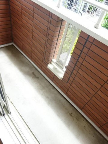 落ち着いた時間を過ごせるバルコニーです