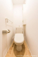 ゆったりとした空間のトイレです