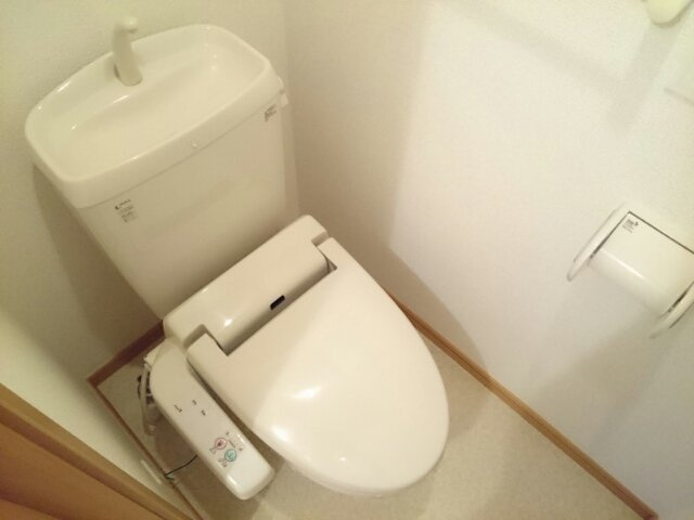 清潔感のあるトイレです