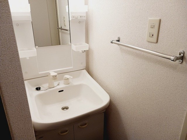 明るい洗面所です