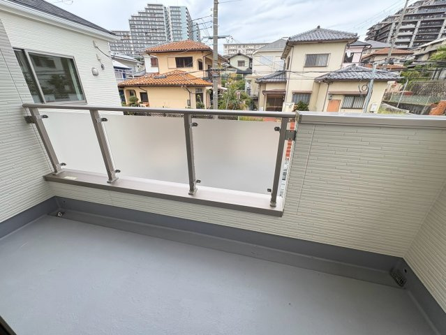 垂水区美山台３丁目　新築戸建て　1号棟のバルコニー|バルコニーからの眺めを楽しみながら食事をしませんか