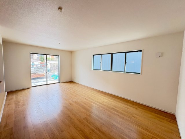 垂水区美山台３丁目　新築戸建て　1号棟の居間・リビング|ゆったり過ごせるリビングです
