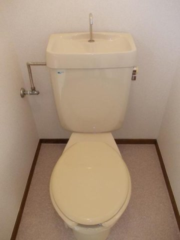 ゆったりとした空間のトイレです