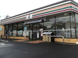 セブンイレブン伊奈栄６丁目店まで990m