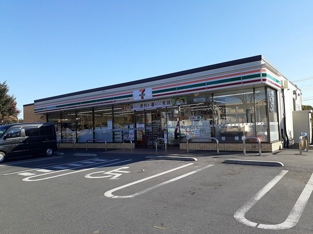 セブン　さいたま下大久保店まで270m
