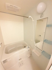 コンパクトで使いやすいお風呂です