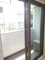 落ち着いた時間を過ごせるバルコニーです