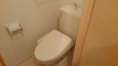 清潔感のあるトイレです