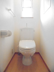 コンパクトで使いやすいトイレです