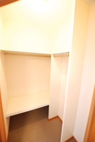 明るい色調の室内です