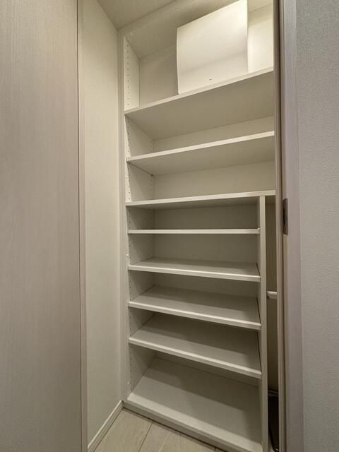 ＯＮＥ　ＲＯＯＦ　ＲＥＳＩＤＥＮＣＥ　ＮＩＳＨＩＮＩＰＰＯＲＩの玄関