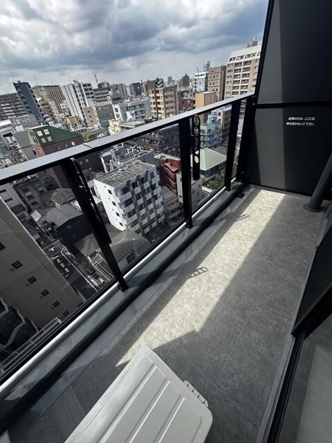 ＯＮＥ　ＲＯＯＦ　ＲＥＳＩＤＥＮＣＥ　ＮＩＳＨＩＮＩＰＰＯＲＩのバルコニー