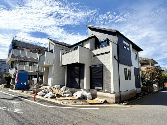 練馬区上石神井4丁目　南道路幅員約7m　新築分譲住宅全2棟の画像