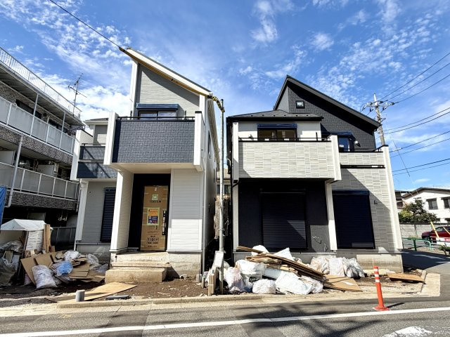 練馬区上石神井4丁目　南道路幅員約7m　新築分譲住宅全2棟の外観