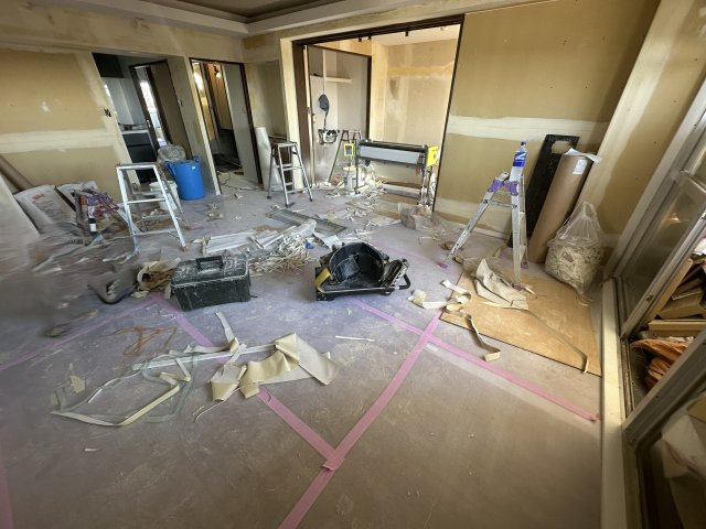 横濱若葉台団地4－8号棟の居間・リビング|新規リノベーション物件で気持ちよく新生活をスタートできます。