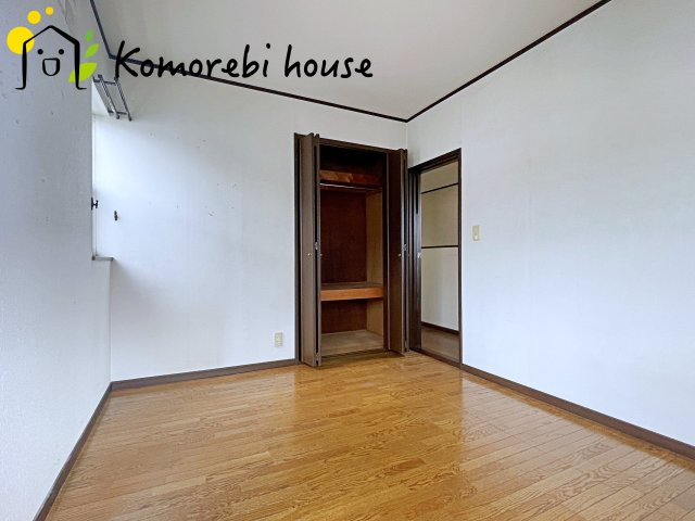 上尾市平塚　中古戸建の洋室|落ち着いた色調の洋室です