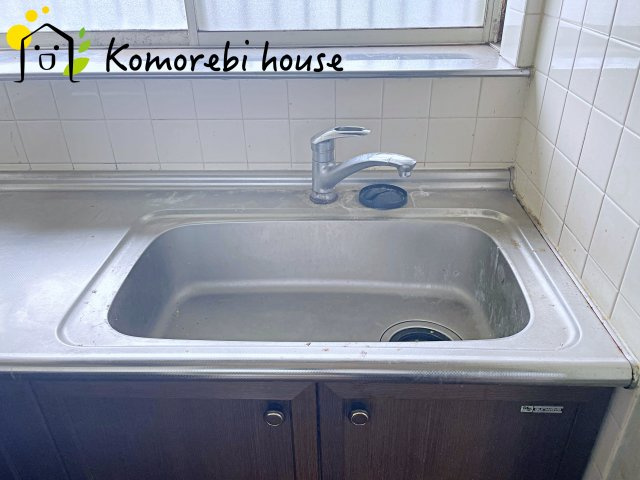 上尾市平塚　中古戸建のキッチン|コンパクトなキッチンで掃除もラクラク