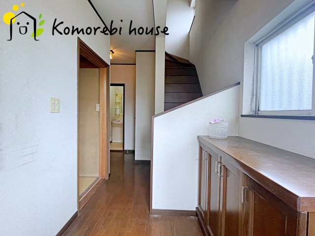 上尾市平塚　中古戸建の玄関|ゆったりとした玄関です