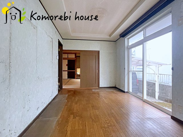 上尾市平塚　中古戸建の居間・リビング|ゆったり過ごせる居間です