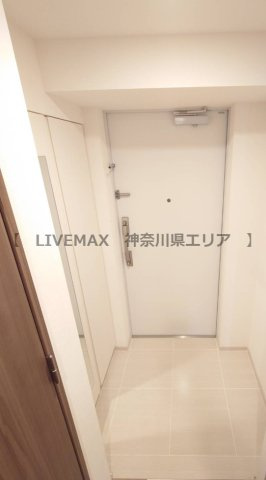 【玄関】ドゥーエ横濱鶴見