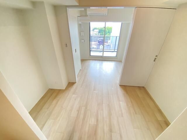 ＯＮＥ　ＲＯＯＦ　ＲＥＳＩＤＥＮＣＥ　ＮＩＳＨＩＮＩＰＰＯＲＩの寝室