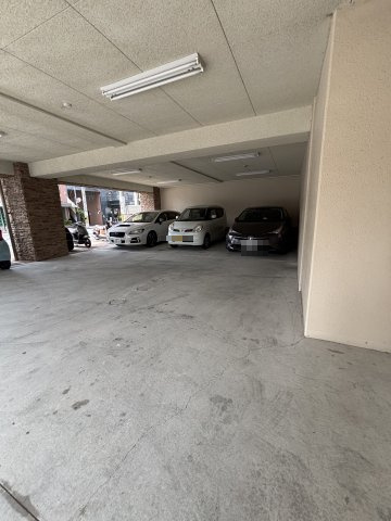 ロータリーマンション香里西之町の駐車場