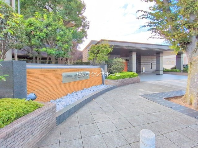 コスモシティ新所沢けやき台のエントランス