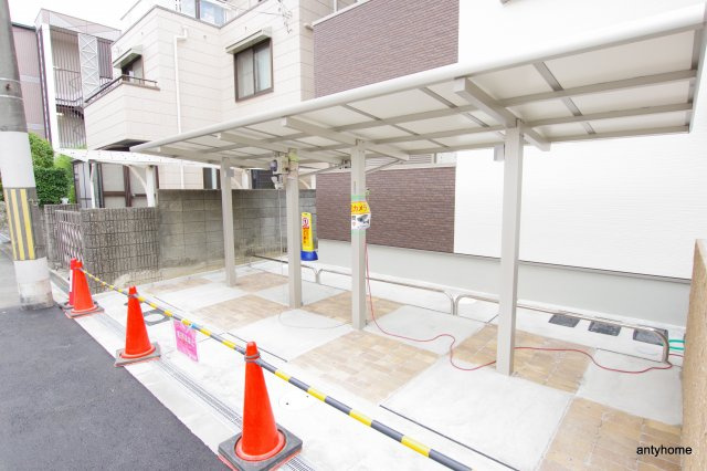 グランテリア 仲介手数料無料の駐車場