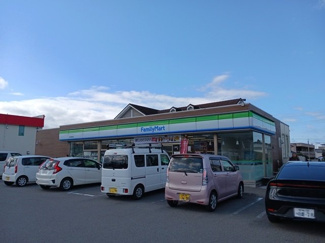 【周辺】 | シャンド・フルール　Ｙ | ファミリーマート束本店様まで700m