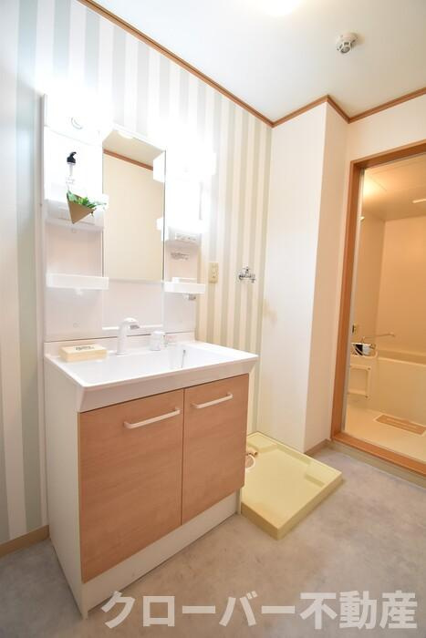 リースランド中府 Ａの洗面所|洗髪洗面化粧台・室内洗濯機置場