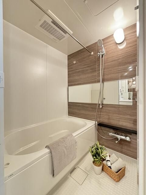 ＯＮＥ　ＲＯＯＦ　ＲＥＳＩＤＥＮＣＥ　ＮＩＳＨＩＮＩＰＰＯＲＩの浴室