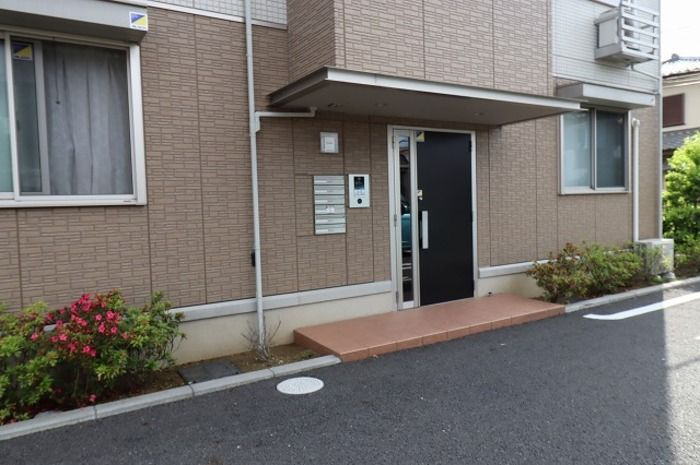 パインヒルズ胡録台のエントランス