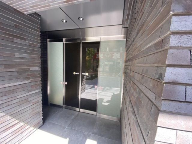 Augusta Residence 新小岩のエントランス|ゆとりのあるエントランスです