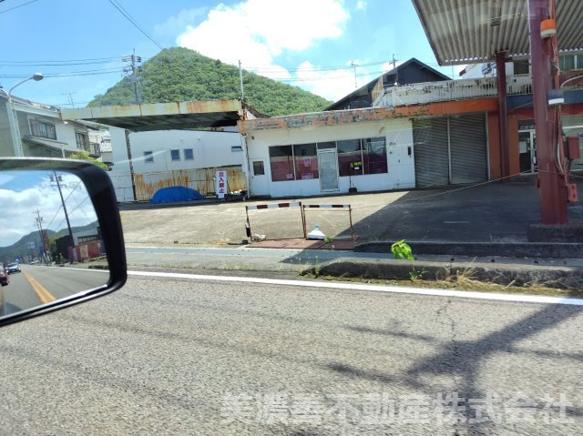 ６２３１６　岐阜市芥見堀田給油所の外観