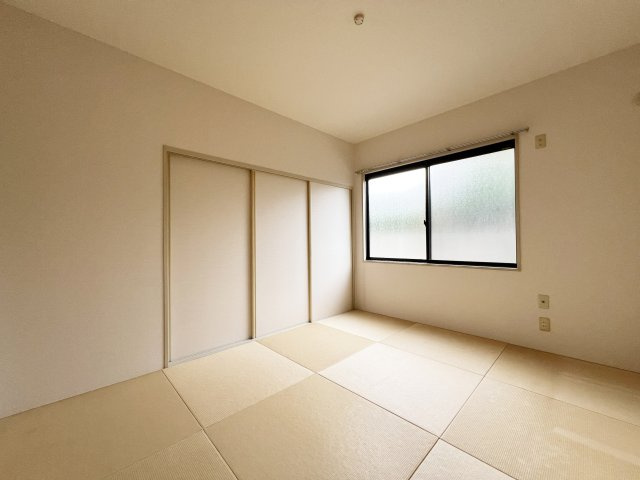 メープルタウンＣの和室