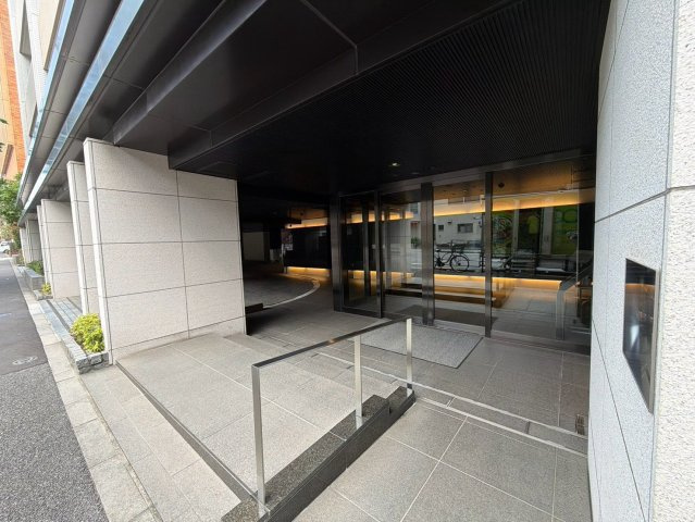 【エントランス】 | マジェスティハウス新宿御苑パークナード