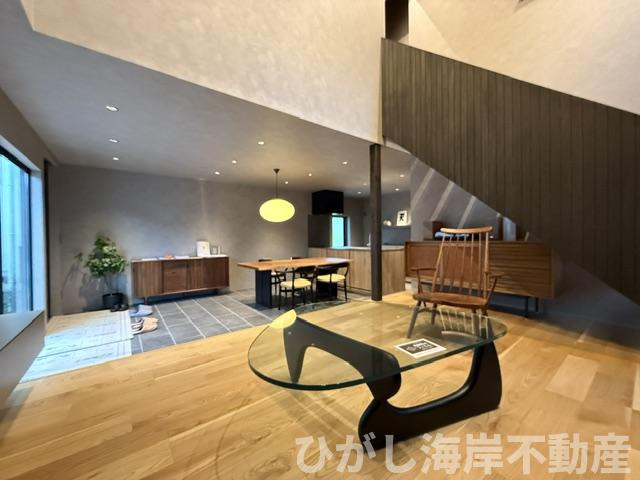 茅ヶ崎市芹沢　新築戸建　全２棟の居間・リビング|25.8帖　LDK