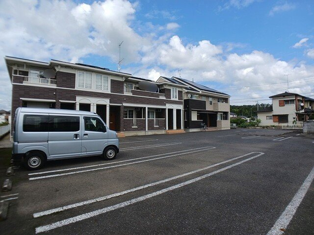 エレヴァートピアＢの駐車場