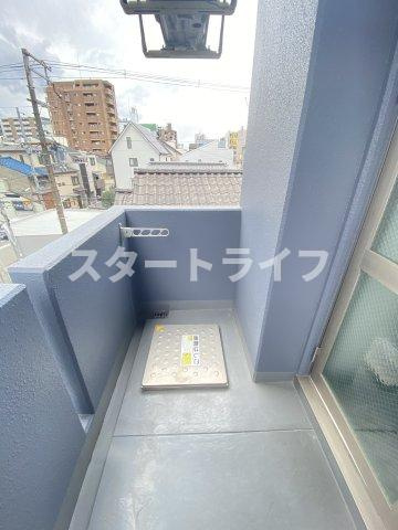 大阪市淀川区東三国１丁目の賃貸マンションのバルコニー