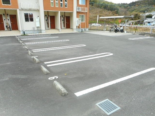 アプローズ　岩山の駐車場