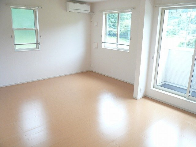 アプローズ　岩山の居間・リビング