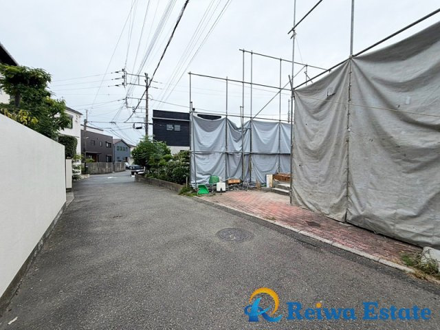 売地　茅ヶ崎市浜竹4丁目の前面道路含む現地写真