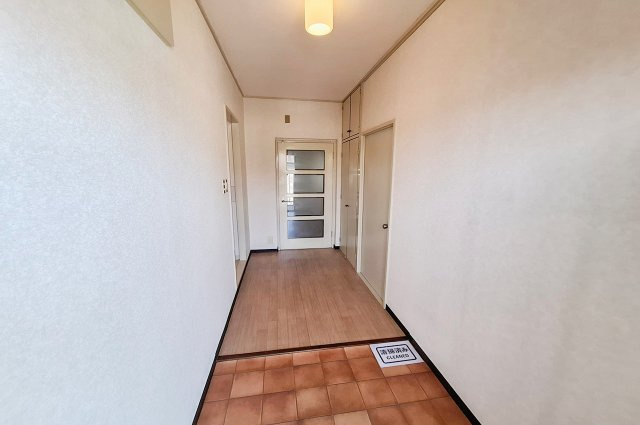 和泉府中ハウスA棟の玄関|玄関